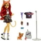 thumbnail image 2 of Muñeca coleccionable Monster High Cat Toralei Stripe con mascota y collar, 2 of 4