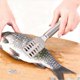 thumbnail image 2 of Batería de Cocina Escalador de limpieza de pescado, raspador de escamas de pesca, herramientas de cocina (plata) Tmvgtek Libre de BPA, 2 of 4
