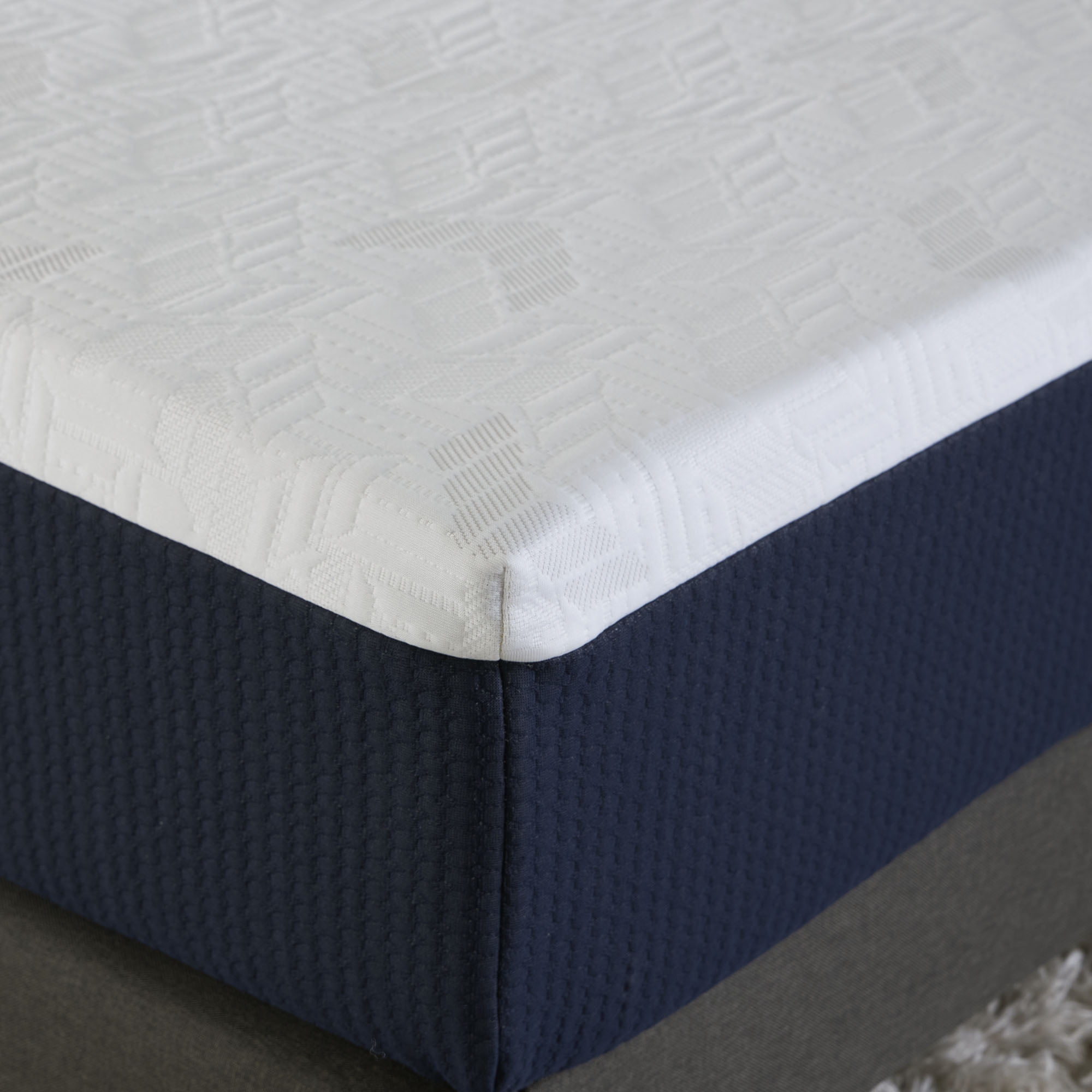 Comfort Tech 10" Mattress Featuring Hybrid TheraGel and Isotonic+ Memory Foam, Full