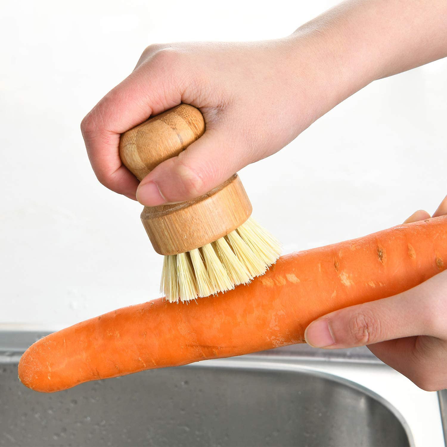 Beyond Gourmet Dish Washing Vegetable Scrub Brush 10.5 in