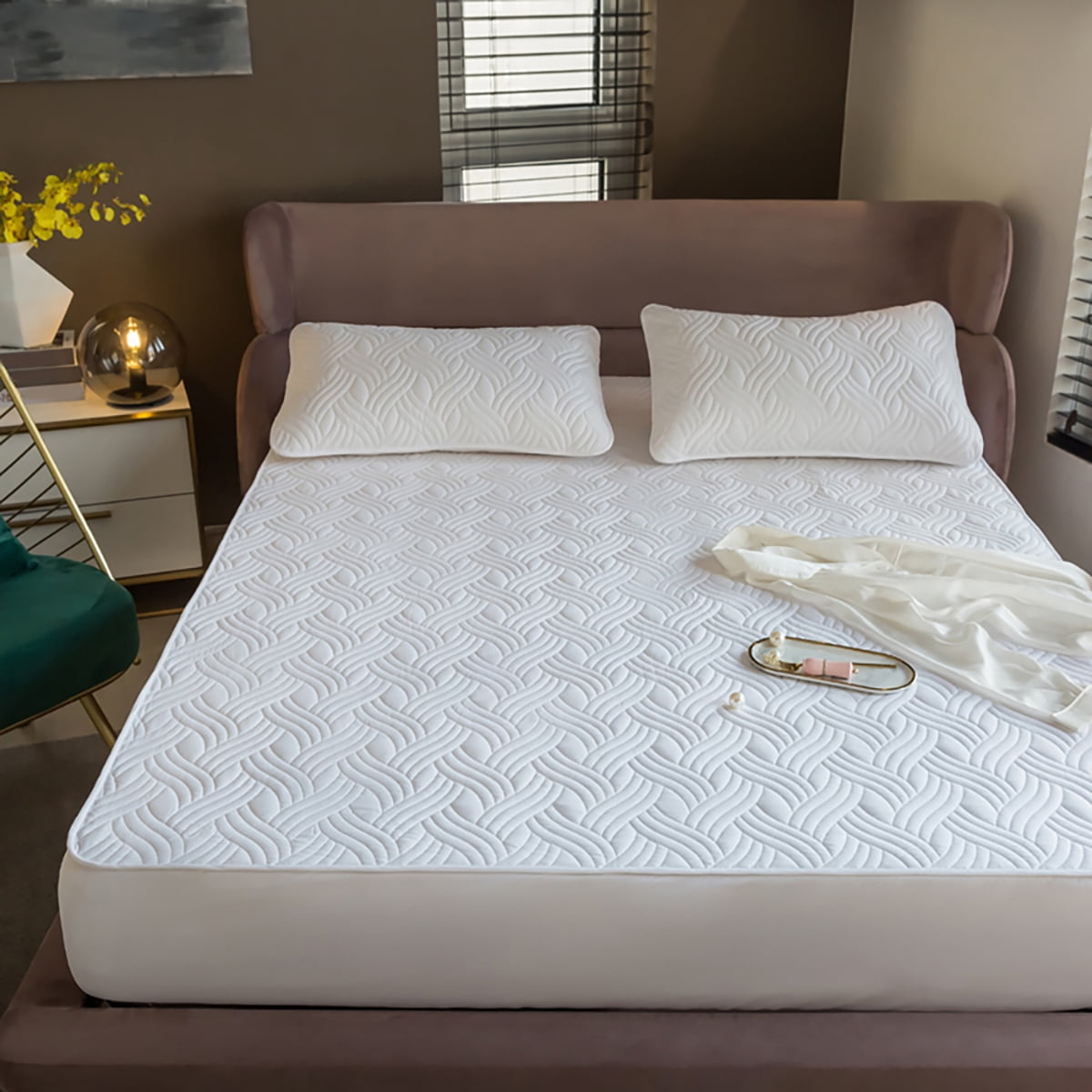 Twin Size White Quilted Fitted Sheet Set, 2/3-Piece Soft Quilted Bedding Sheet, Deep Pocket Fitted Sheet Fits Up to 15 Inch Mattress, Durable Comfortable Mattress Cover for Bedroom Dorm