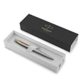 thumbnail image 2 of Bolígrafo Parker Jotter de acero inoxidable con borde dorado, 2 of 9