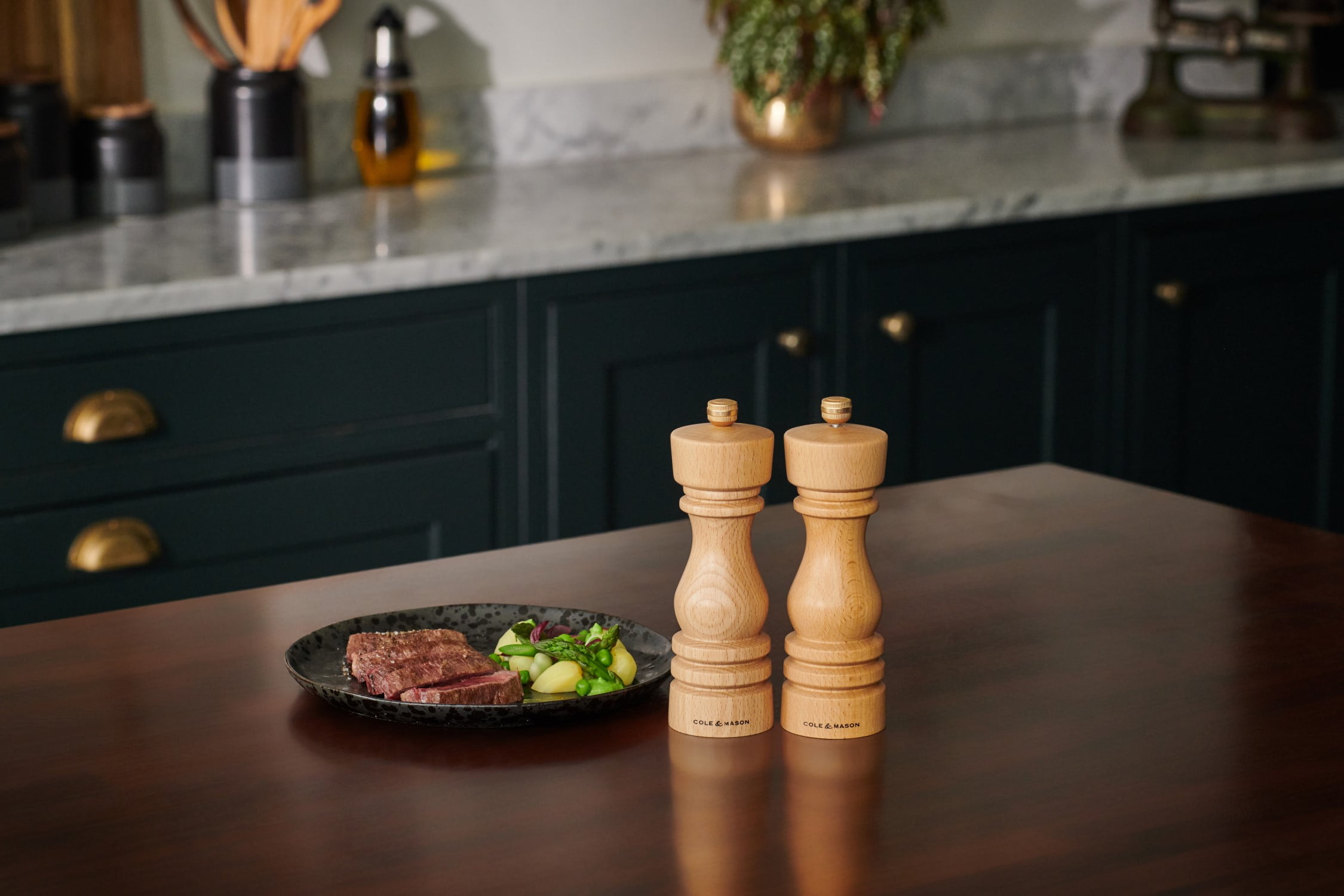 Cole & Mason London Natural Beech Salt and Pepper Mill Set, 180mm, Precision+ Carbon/Ceramic Mechanisms, Salt and Pepper Grinders with Adjustable Grind, Beech Wood, Gift Set