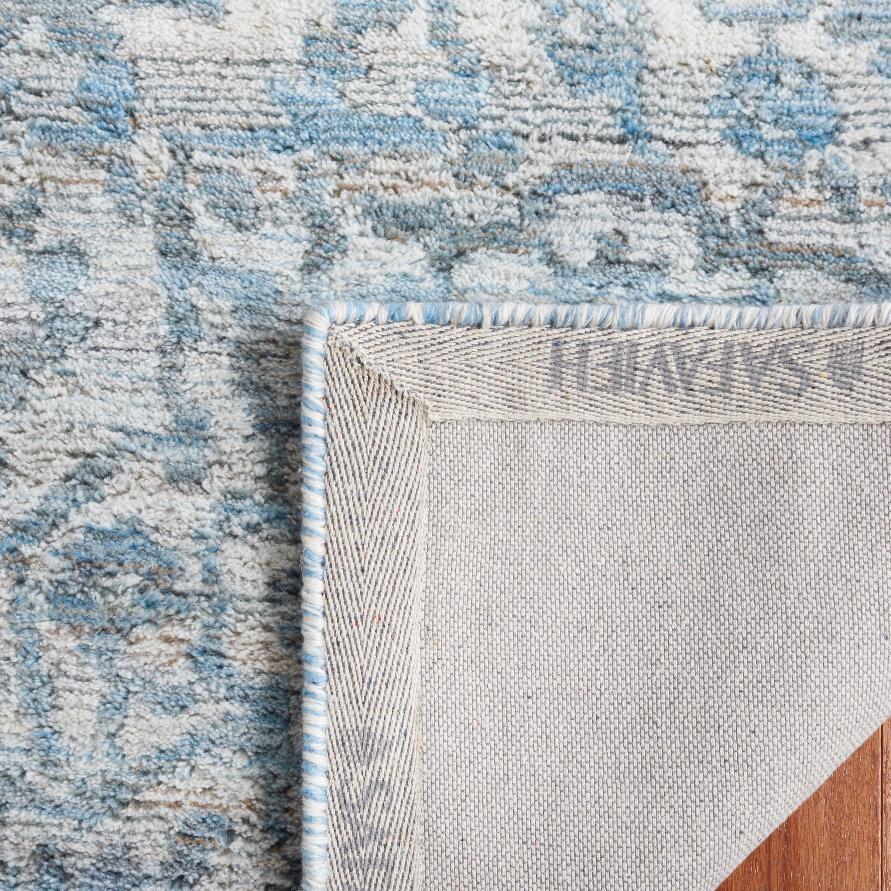 SAFAVIEH Marquee Patrice Medallion Area Rug, Blue/Grey, 4' x 6'