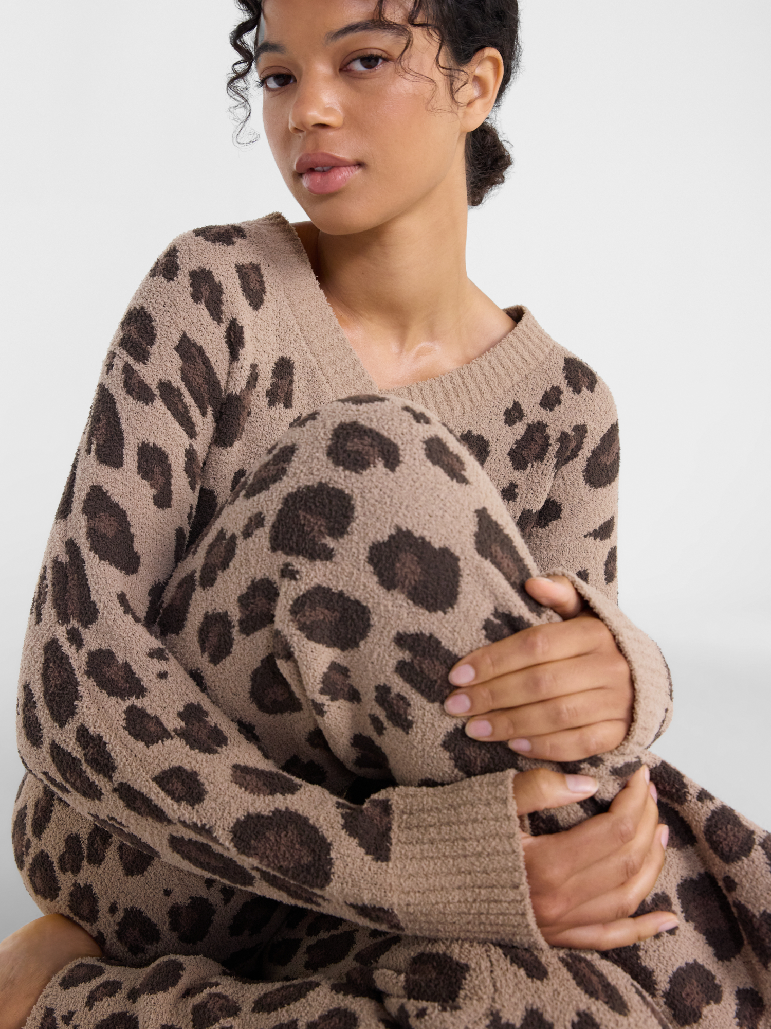 Joyspun Women's Cozy Knit V-Neck Pajama Set photo 4