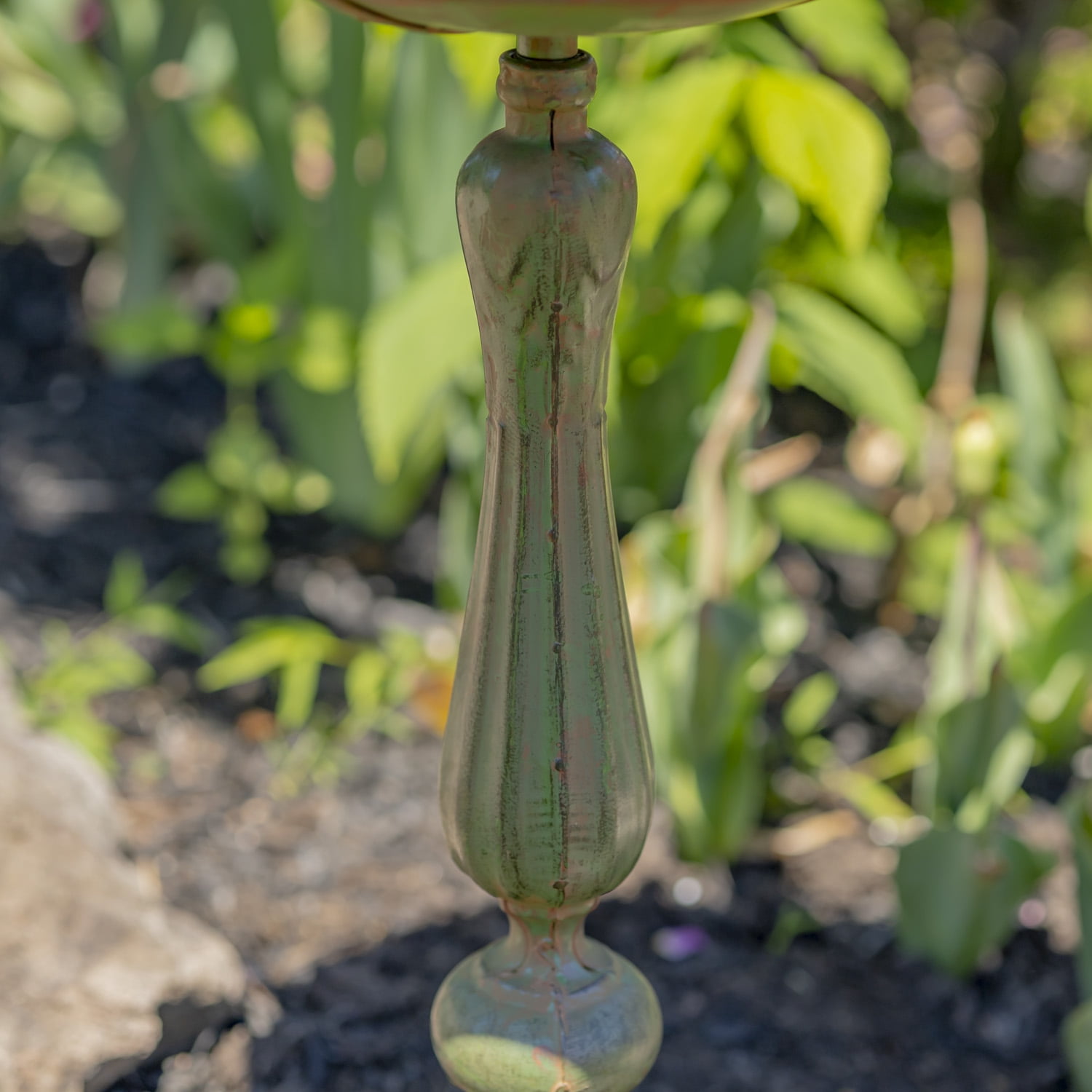 Zaer Ltd. Ornate Pedestal Style Birdbath with Cast Iron Birds on Rim (Green)