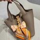 thumbnail image 5 of Bolso tipo cubo con forma de cesta para verduras, bolso de hombro, capa superior de piel de vaca, estampado de lichi, piel de Togo, bolso de piel auténtica para mujer, 5 of 5