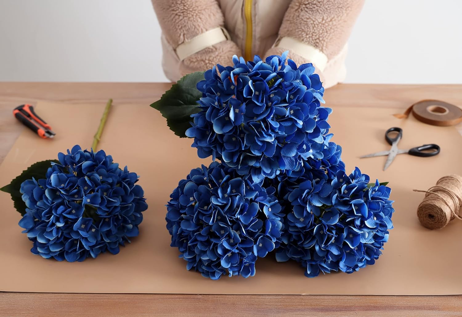 5PCS 15.4In Artificial Hydrangea Silk Flowers Bouquet Faux Hydrangea Stems for Wedding Centerpieces Home Decor (White, 5)