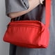 thumbnail image 4 of Mochila casual de hombro pequeño | Bolsa ligera de nylon y spandex | Bolso Rojo Blanco Versátil | Compacto 24x11x11 cm | 120g Correa Simple Portátil | Accesorio diario para desplazamientos, 4 of 6