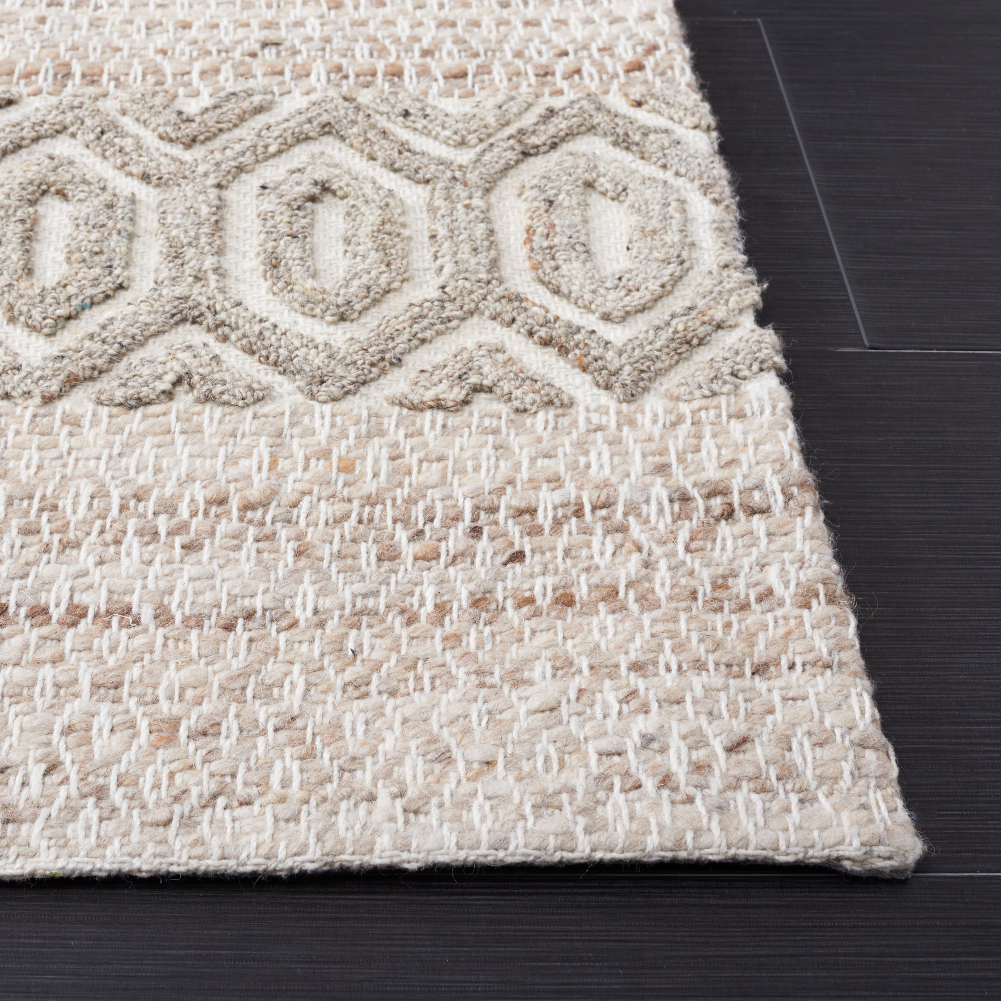 SAFAVIEH Natura Ernesto Geometric Area Rug, Beige/Ivory, 6' x 6' Square