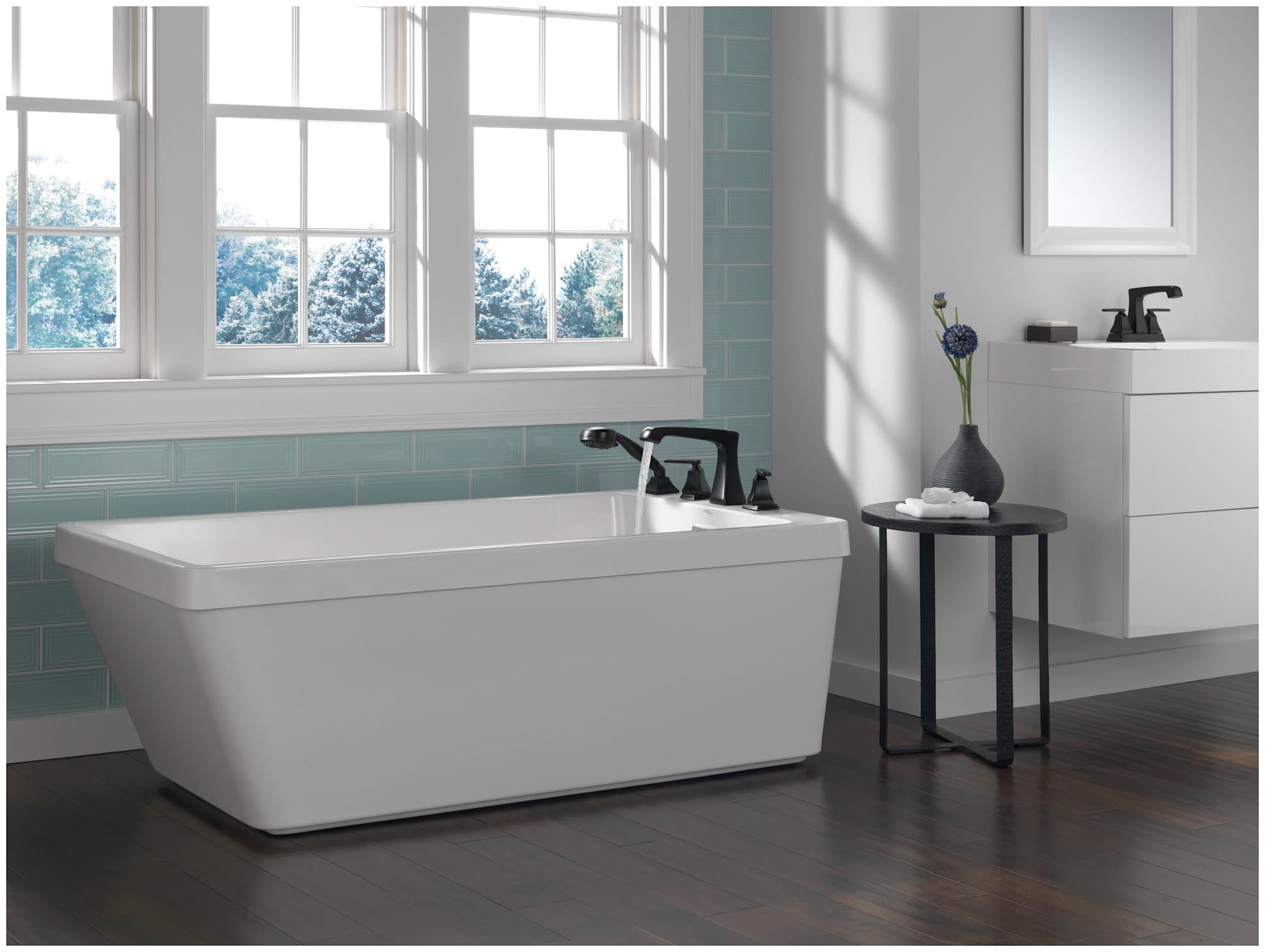 Delta T4764 Ashlyn Deck Mounted Roman Tub Filler - Black
