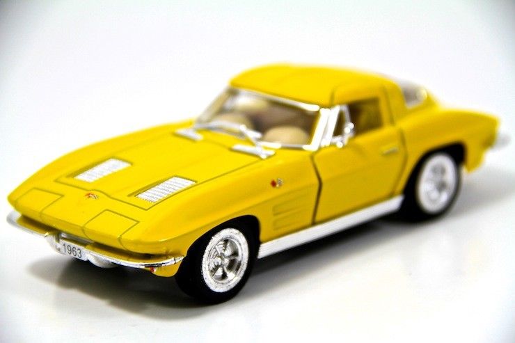 1963 Chevy Corvette Stingray Diecast Model Toy Car 1:36 Kinsmart 5/" Chevrolet