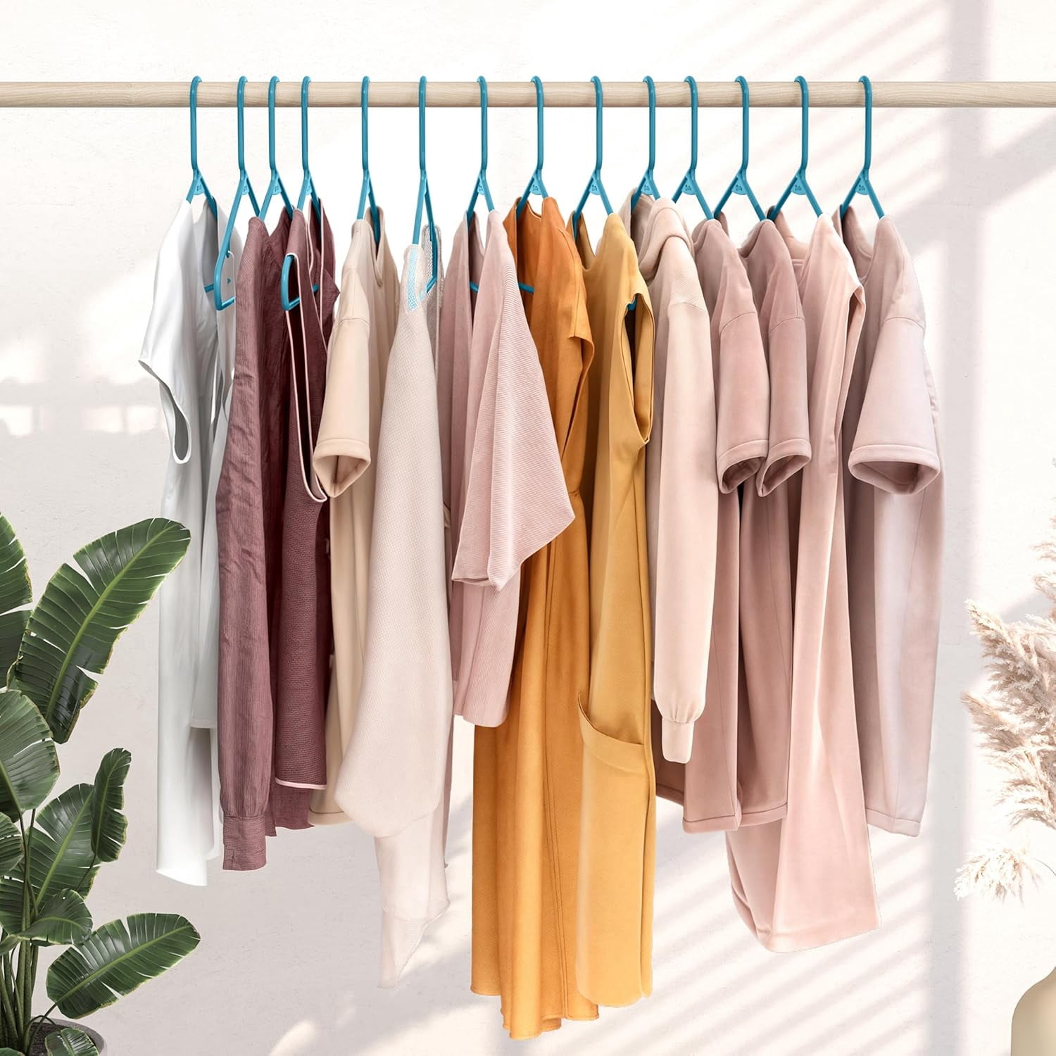 Plastic Hangers 20 Pack Blue - Clothes Hangers - Makes The Perfect Coat Hanger and General Space Saving Hangers for Closet and New Apartment Essentials - Percheros Ganchos para Colgar Ropa Hangars