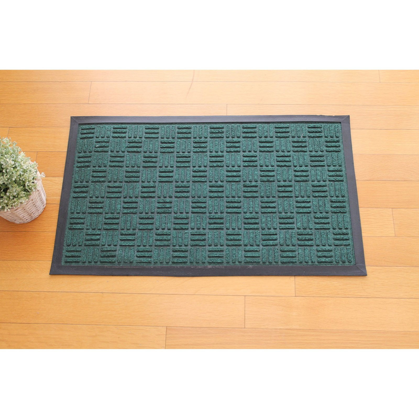 First Impression Geometric Green Polypropylene Indoor/Outdoor Door Mat