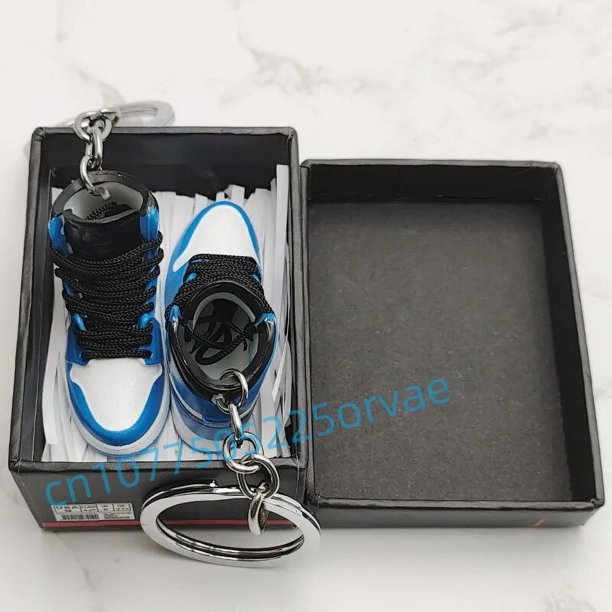 LLavero de Mini zapatos deportivos 3D exquisito, juego de caja de regalo, modelo colgante de llave, regalo exquisito, regalo de cumpleaños para niños y niñas