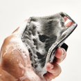 thumbnail image 3 of Exfoliante de silicona premium Body Scrubber TOOLETRIES para hombres, 3 of 8
