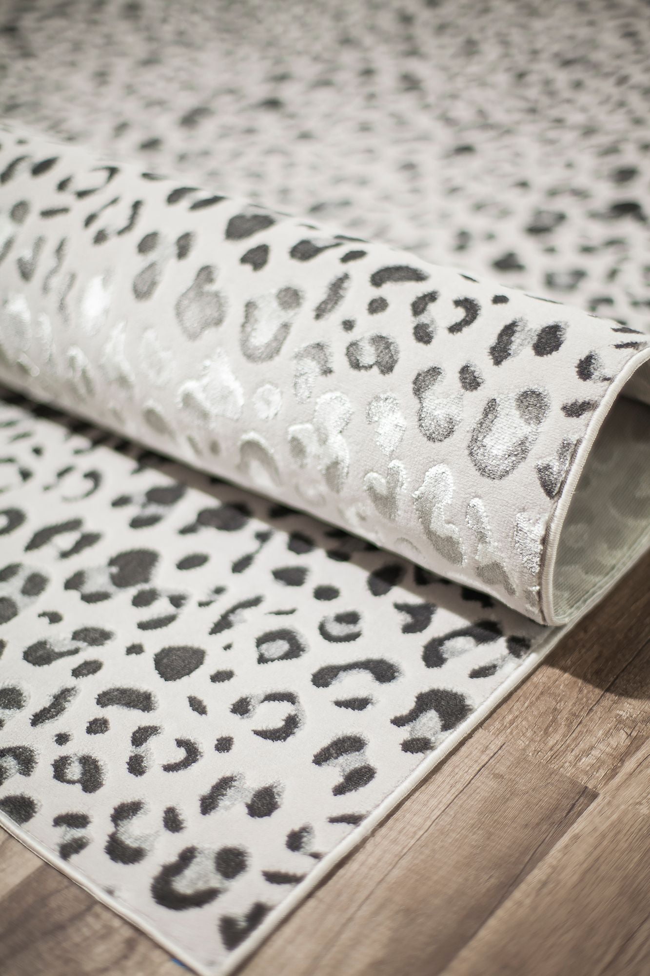Rugs America Natura HZ50A Snow Leopard Animal Contemporary White Area Rug, 9'x12'