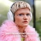 thumbnail image 4 of Sennheiser Momentum 4 Auriculares inalámbricos, Bluetooth para llamadas nítidas con cancelación de ruido adaptativa, duración de la batería de 60 h, sonido personalizable y diseño ligero y plegable, e, 4 of 5