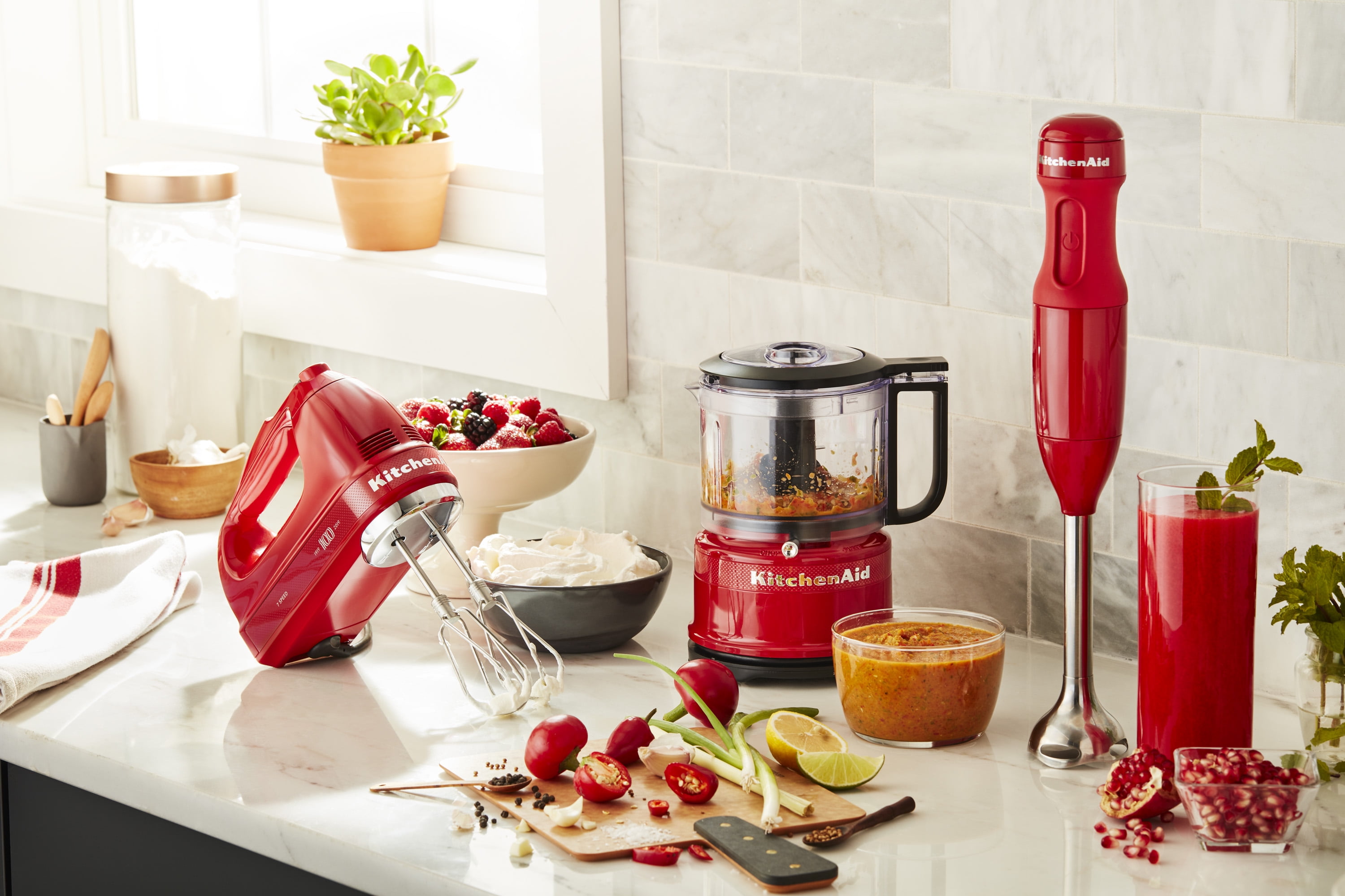 KitchenAid 100 Year Limited Edition Queen of Hearts 2-Speed Hand Blender - Passion Red - 2