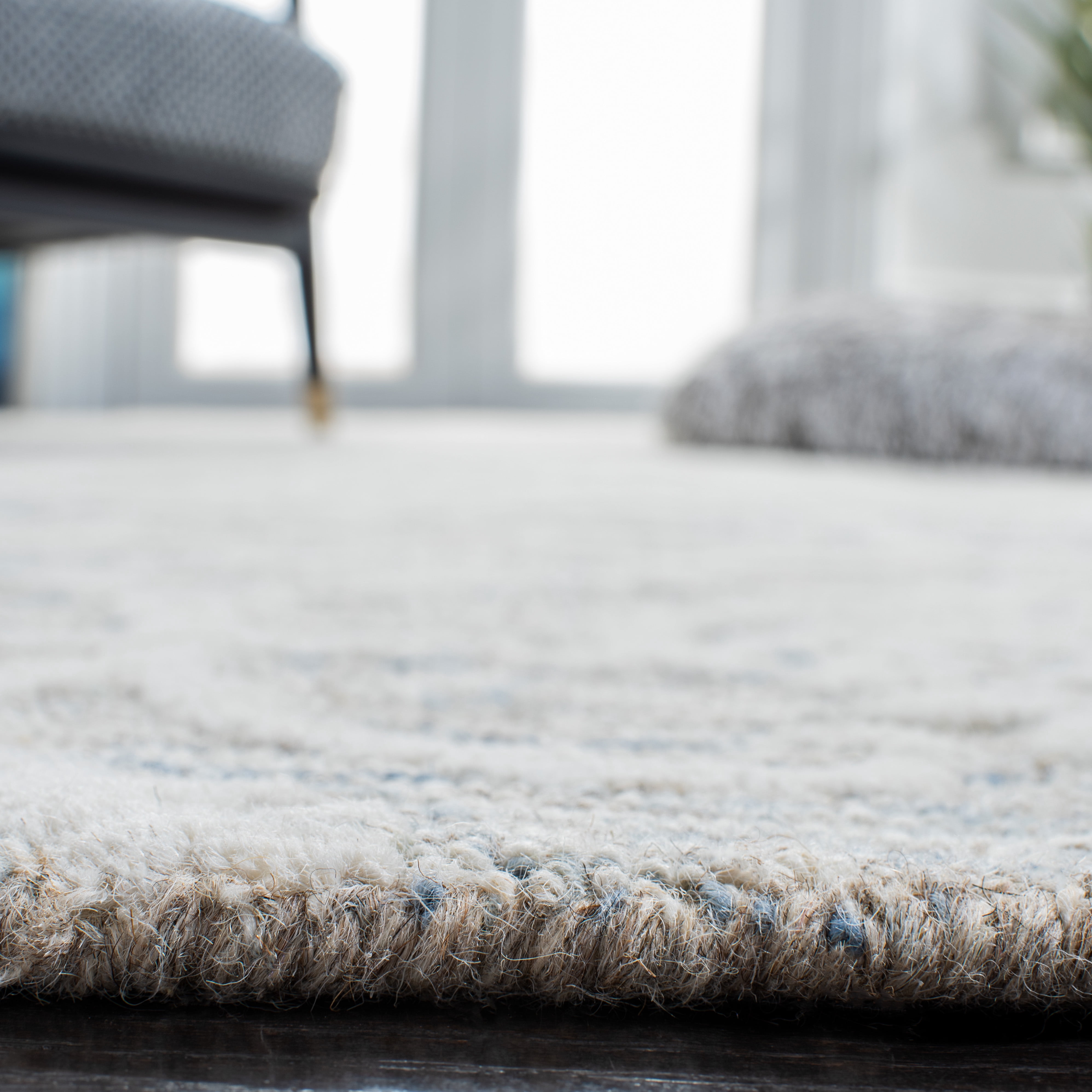 Safavieh Metro Sutton Medallion Area Rug, Light Blue/Ivory, 6' x 6' Square