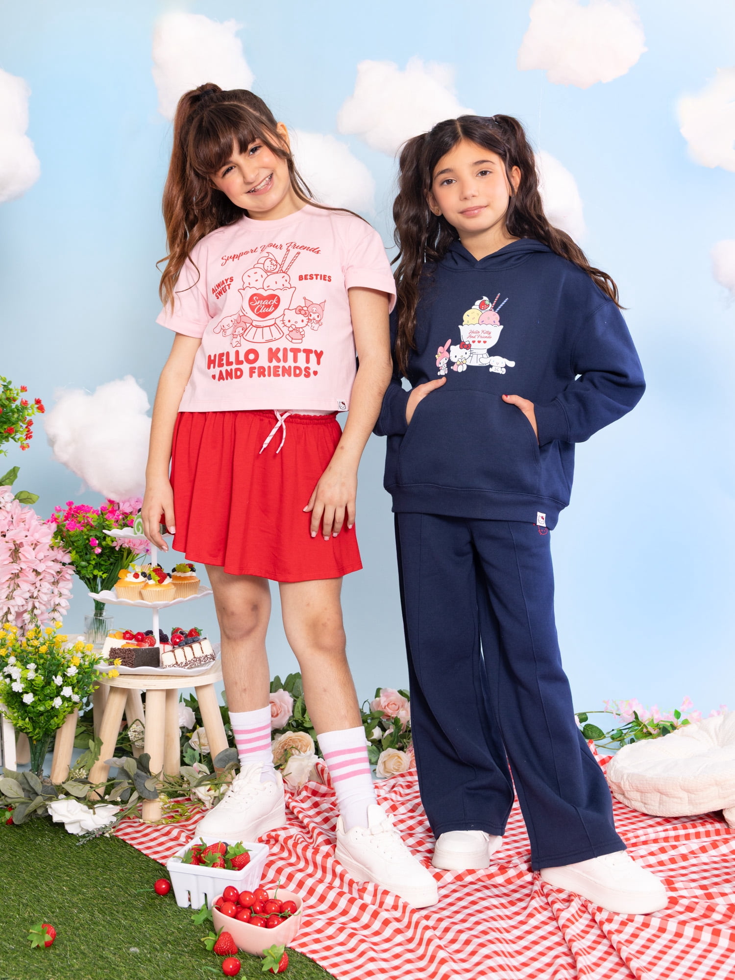 Wonder Nation x Hello Kitty Girls Graphic Tee with Short Sleeves, Sizes 4-16
