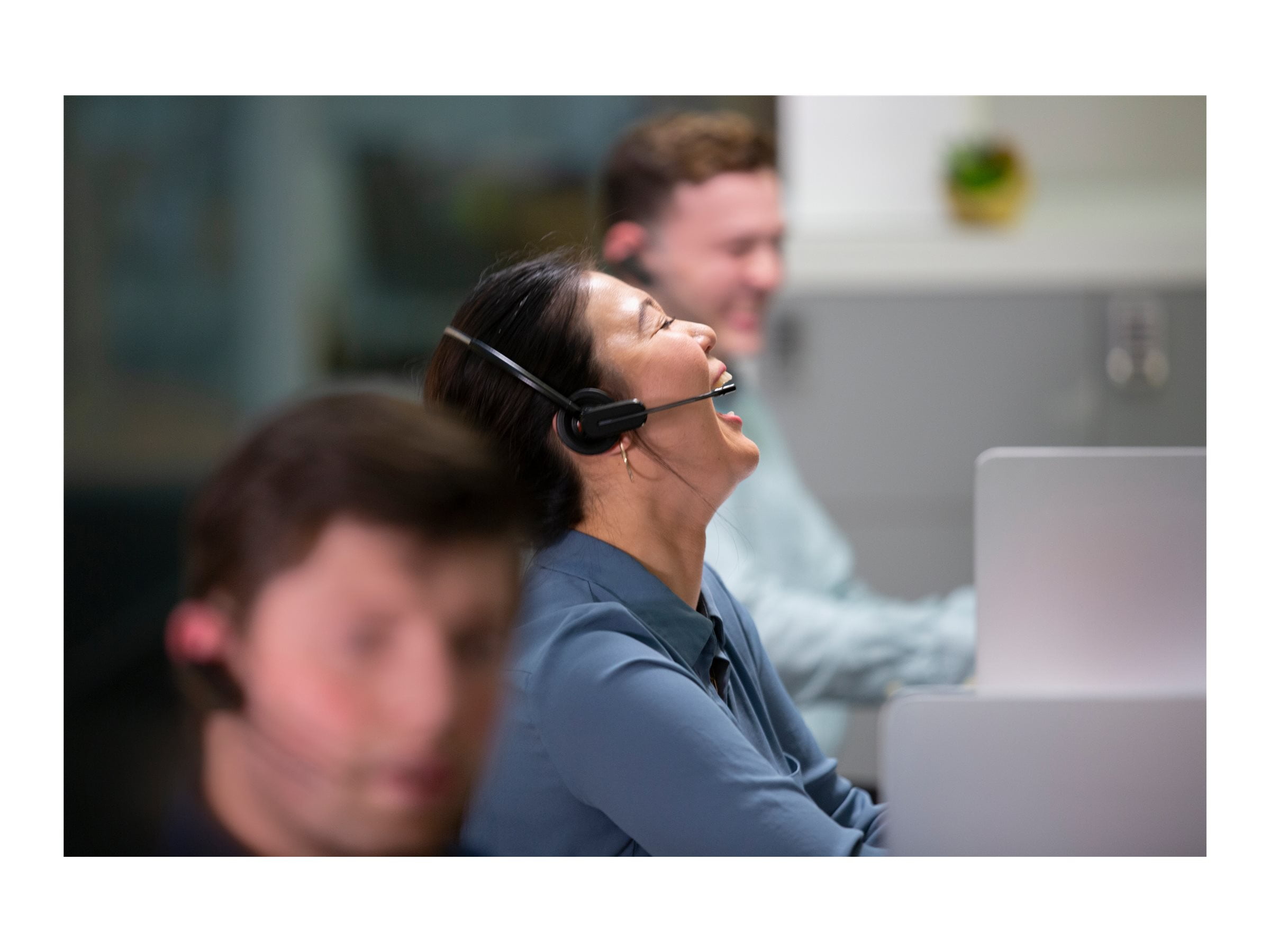 Poly ヘッドセット Voyager 4245 Office USB-A MS 7S3Y5AA#UUF(コンバーチブル式 Bluetooth Teamsボタン付 mac Win コールセンター向 ノイズキャンセルマイク)