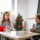 thumbnail image 4 of Adornos navideños, pequeño adorno para árbol de Navidad, mini árbol de Navidad, decoración navideña, escenario para sala de estar, escritorio, dormitorio, adornos, mini árboles decorados de plástico, 4 of 6