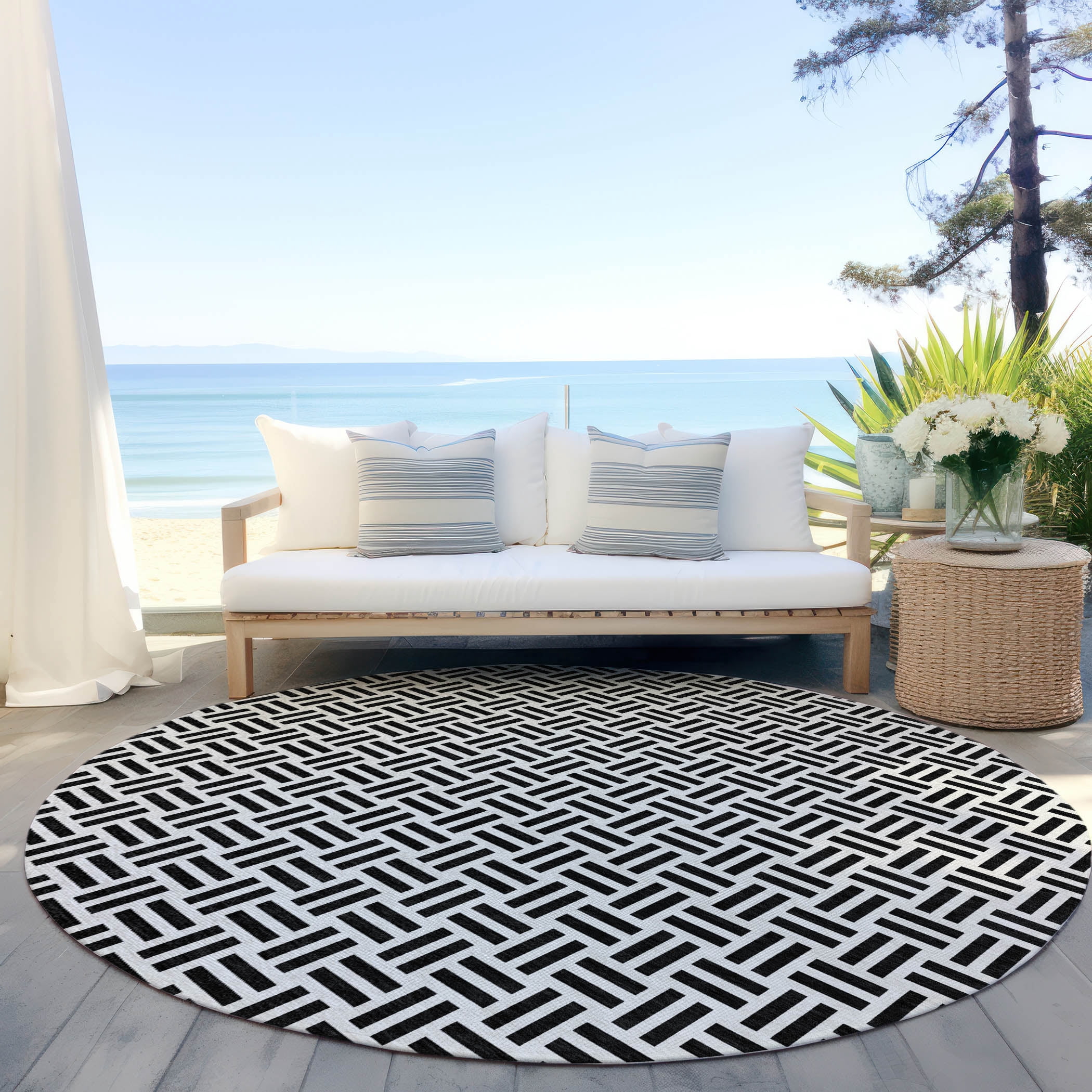 Addison Rugs Chantille Indoor/Outdoor Transitional Geometric Black Washable Round Rug, 8' x 8'