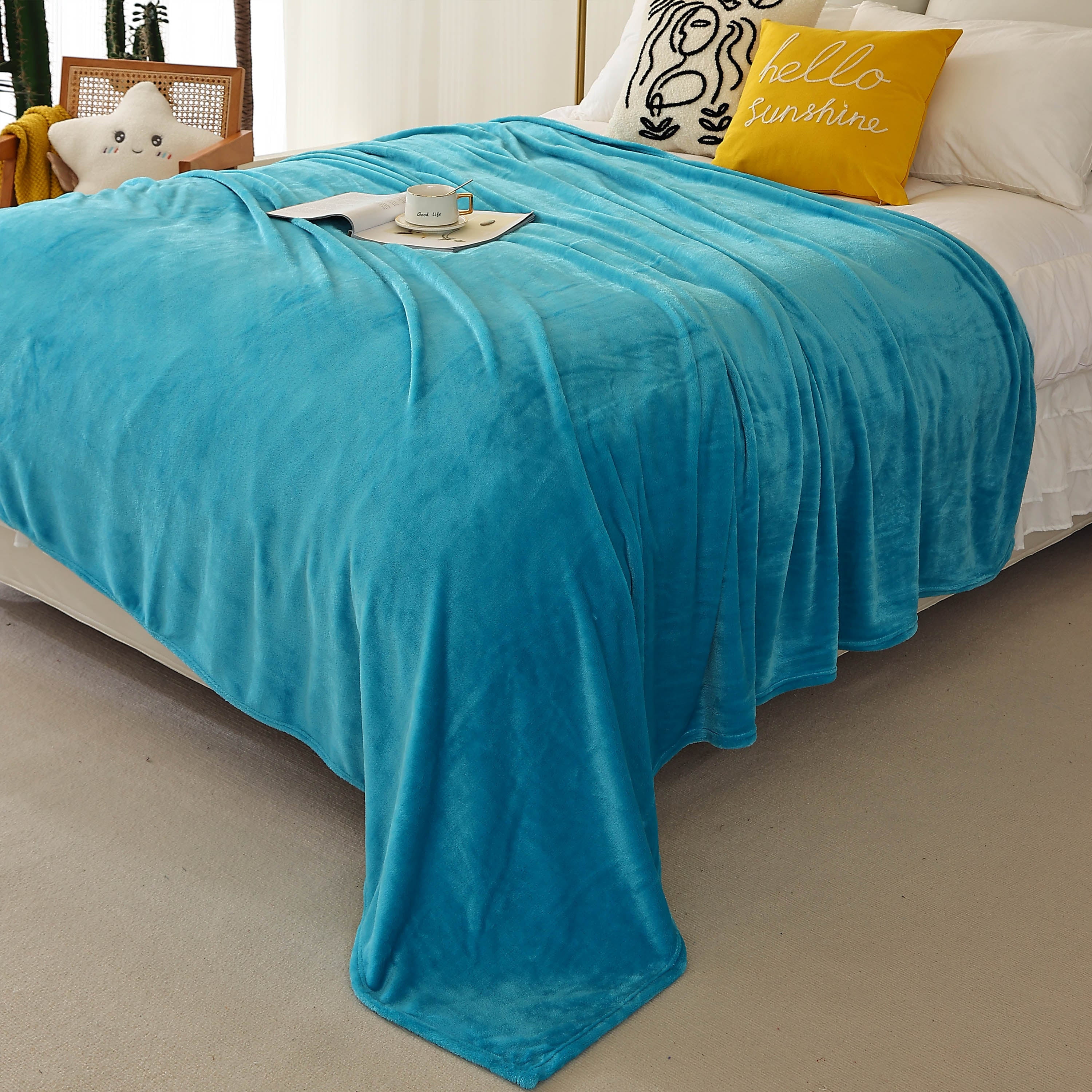 Fleece Bed Blanket King Size 104x90 inches Super Soft Fluffy Fuzzy Plush Blanket Geometric Pattern Cozy Microfiber Flannel Blankets