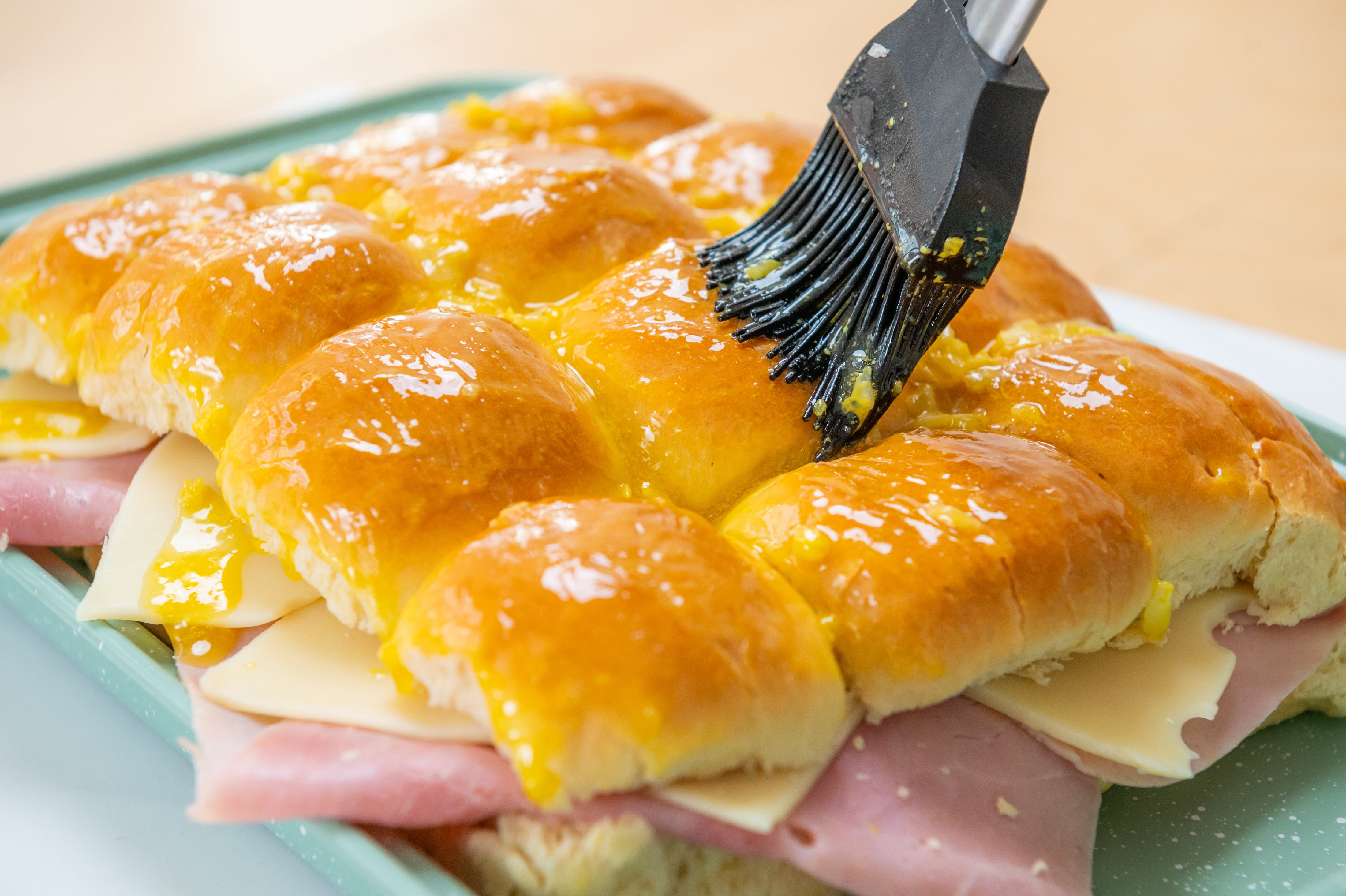 Hero Bread Hawaiian Rolls, 13.1 oz