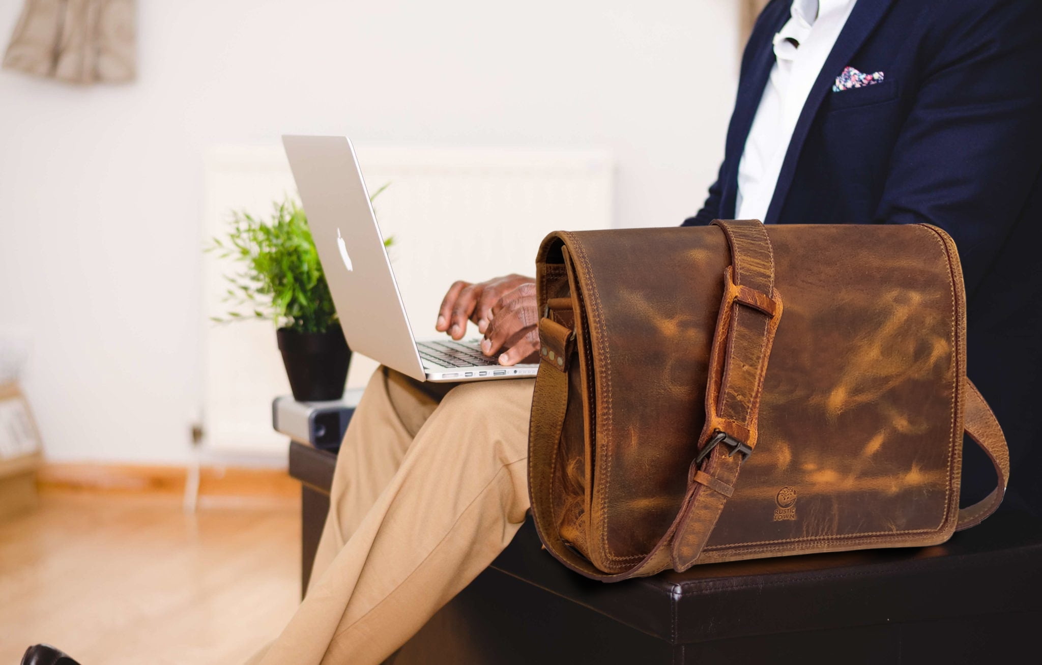 rustic town messenger bag