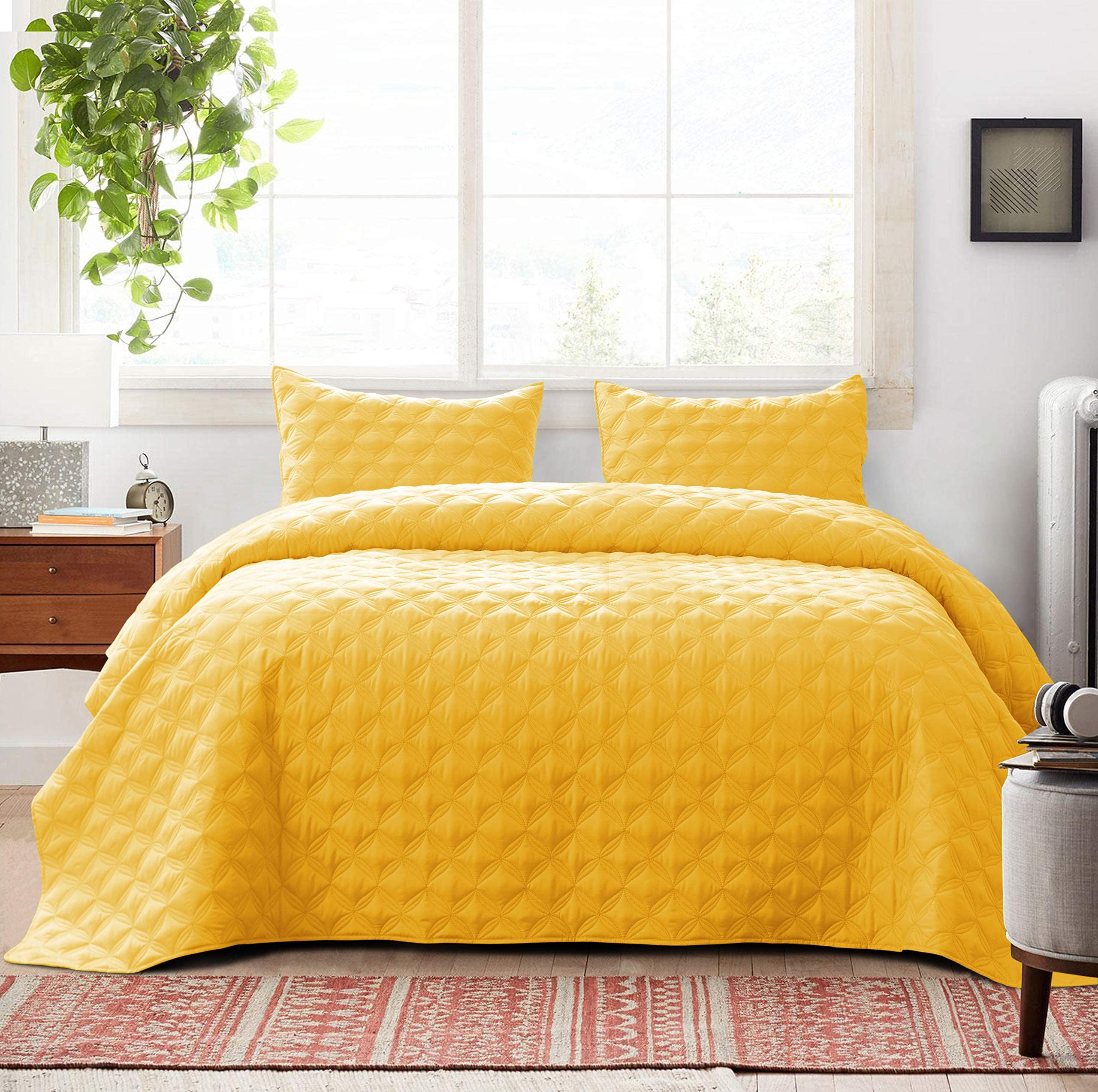 yellow bedspread queen