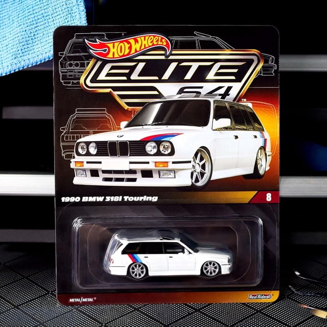 Auto a escala Hot Wheels Diecast BMW 318i Touring 1990 Elite 64