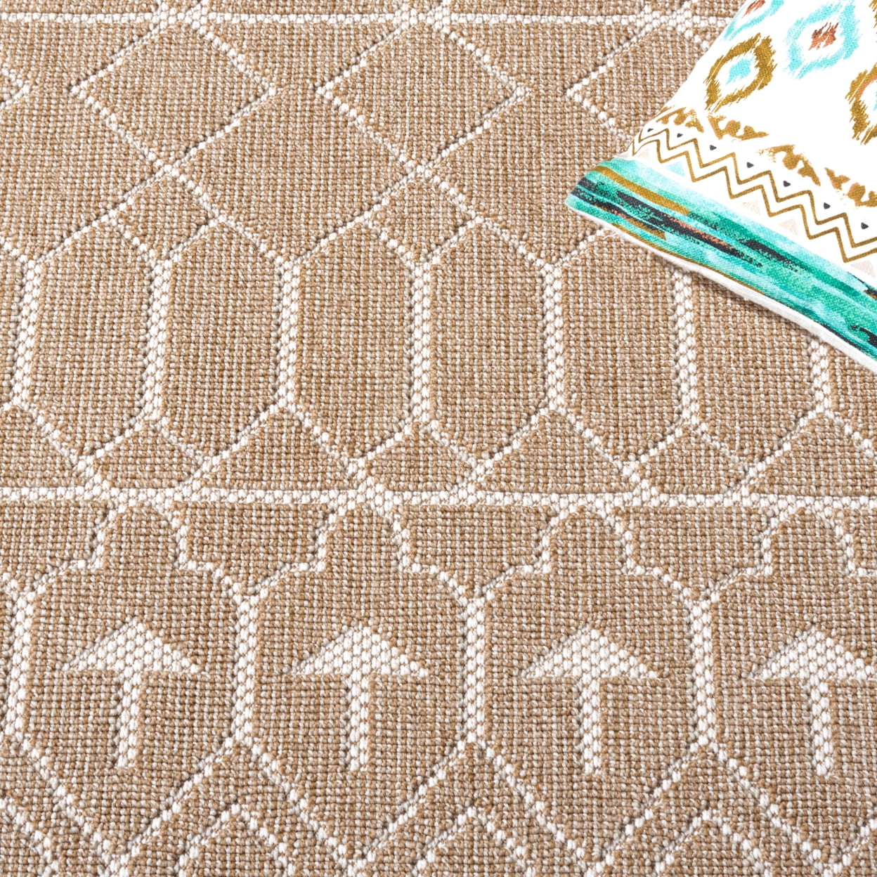 SAFAVIEH Global Antilla Diamond Indoor/Outdoor Area Rug, Beige/Ivory, 6'7" x 6'7" Square