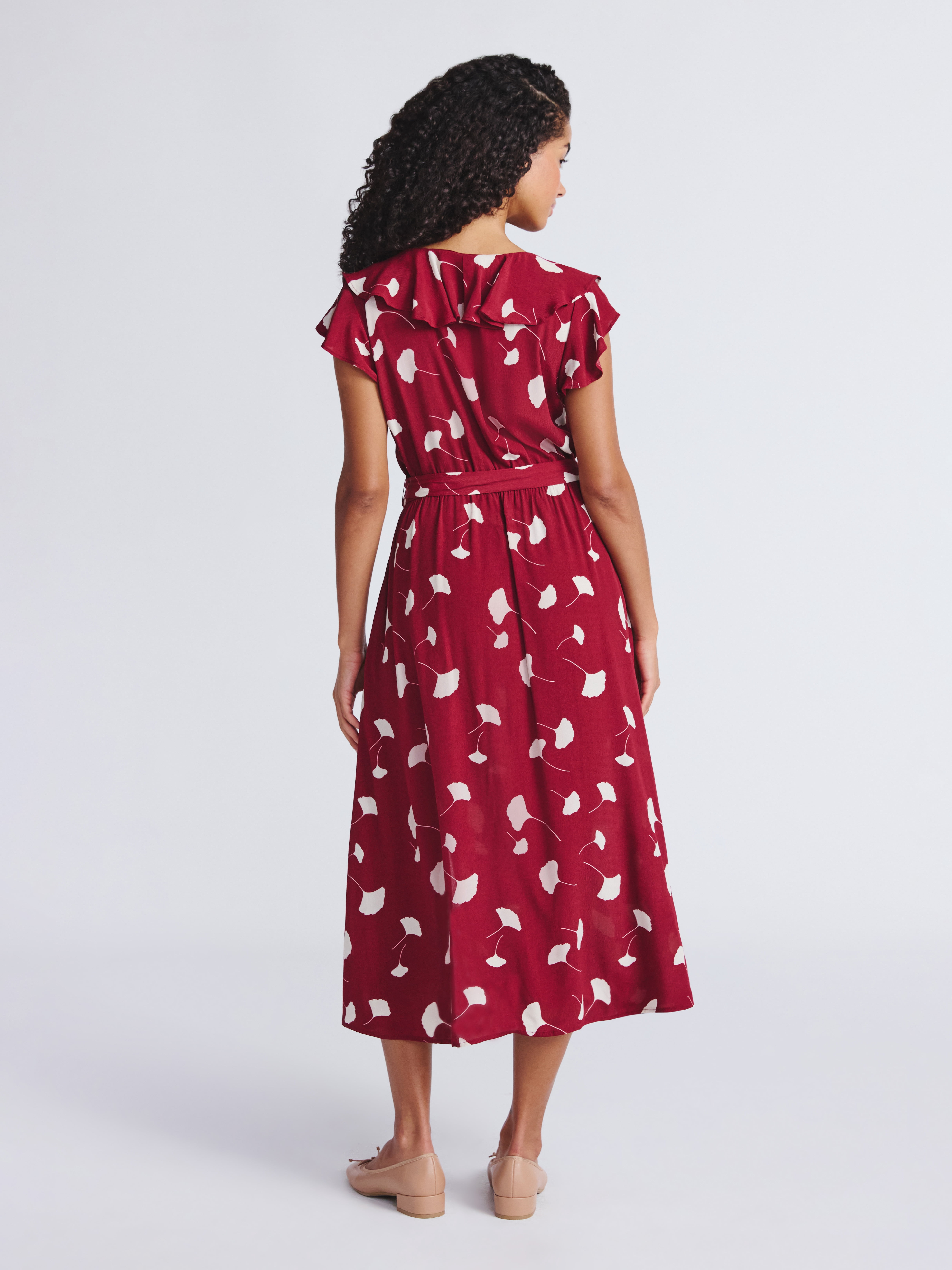 Time and Tru Women's and Women's Plus Ruffle Midi Dress with Flutter Sleeves, Sizes XS-4X