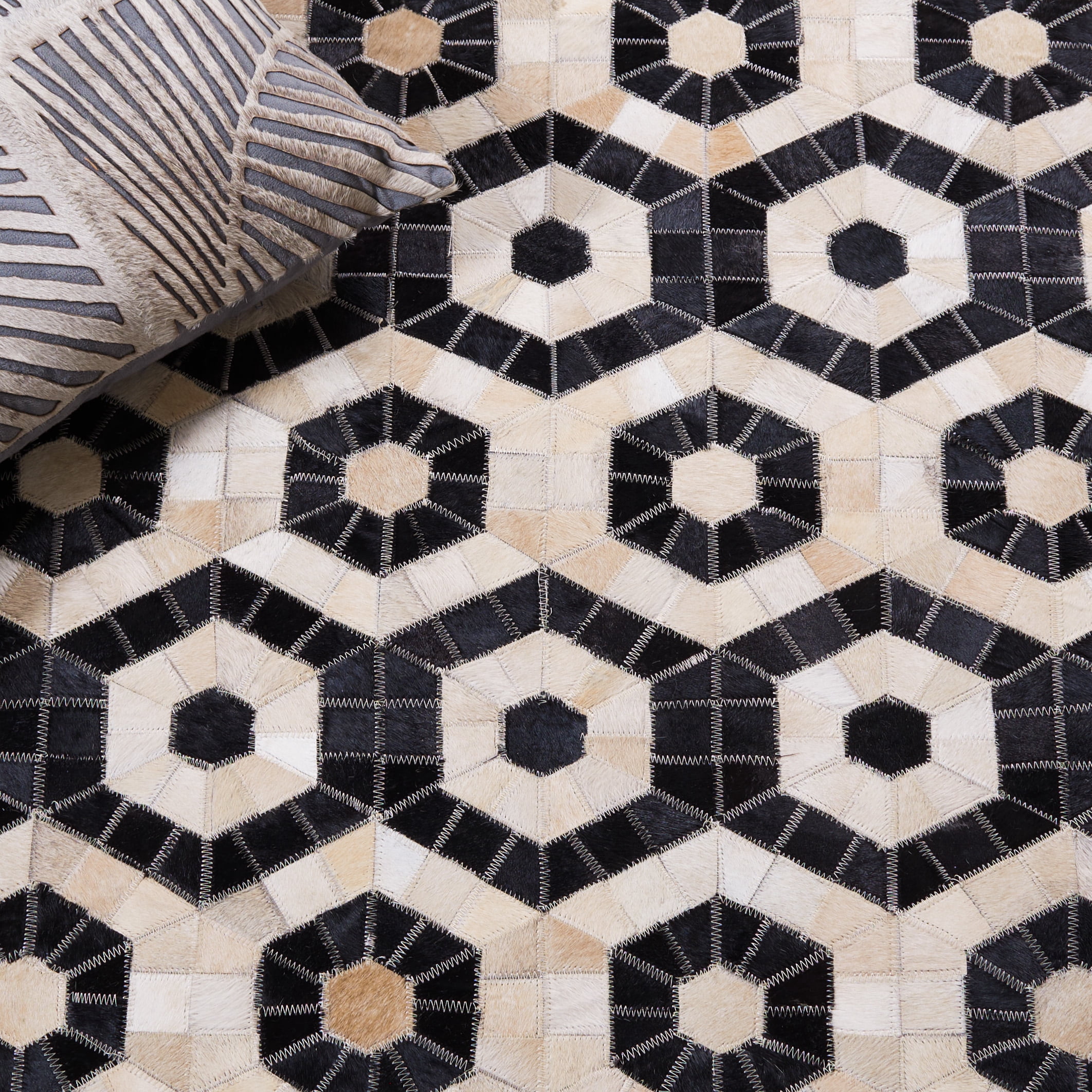 SAFAVIEH Studio Leather Mellony Geometric Area Rug, Black/Beige, 4' x 6'
