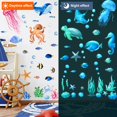 thumbnail image 3 of Calcomanías de Pared Impermeables de Peces del Océano que Brillan en la Oscuridad Sinekong, 3 of 7