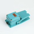 thumbnail image 1 of Interruptor de pie antideslizante AC 250V 15A, interruptor de pie industrial, caja de interruptor de pedal de controlador de pie de potencia momentáneo de aluminio SPDT, 1 of 5