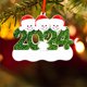 thumbnail image 2 of Adorno de árbol de Navidad personalizado, muñeco de nieve, familia de 2-6, 2024 personalizado para abuelos, padres, niños, vecinos, 2 of 5