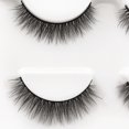 thumbnail image 2 of Pestañas Postizas de Visón 3D Naturales y Suaves - 3 Pares en Set, Modelo X05, Hechas a Mano y Reutilizables para un Look Atractivo y Brillante., 2 of 6