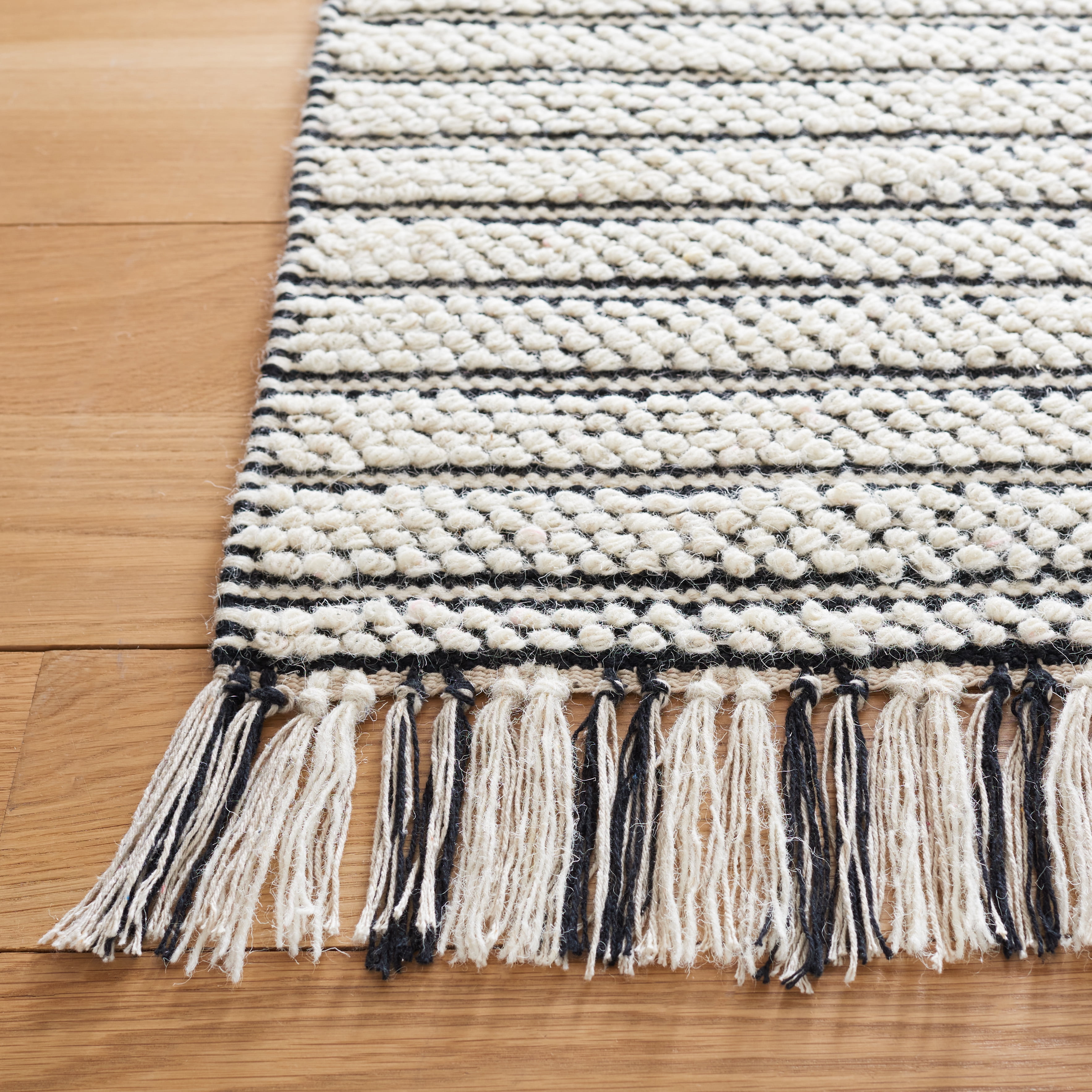 SAFAVIEH Vermont Winton Modern Area Rug, Ivory/Black, 8' x 10'