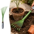 thumbnail image 2 of Rastrillo de jardín pequeño con mango de 9 dientes y hojas pequeñas, con mango ergonómico de PVC suave, para limpiar residuos de arbustos y matorrales, 2 of 6