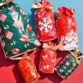 thumbnail image 3 of Bolsa de regalo de Papá Noel para el hogar, copo de nieve, con cordón, decoración de Feliz Navidad, regalo de Navidad, 5/10 piezas, 2022, 3 of 4