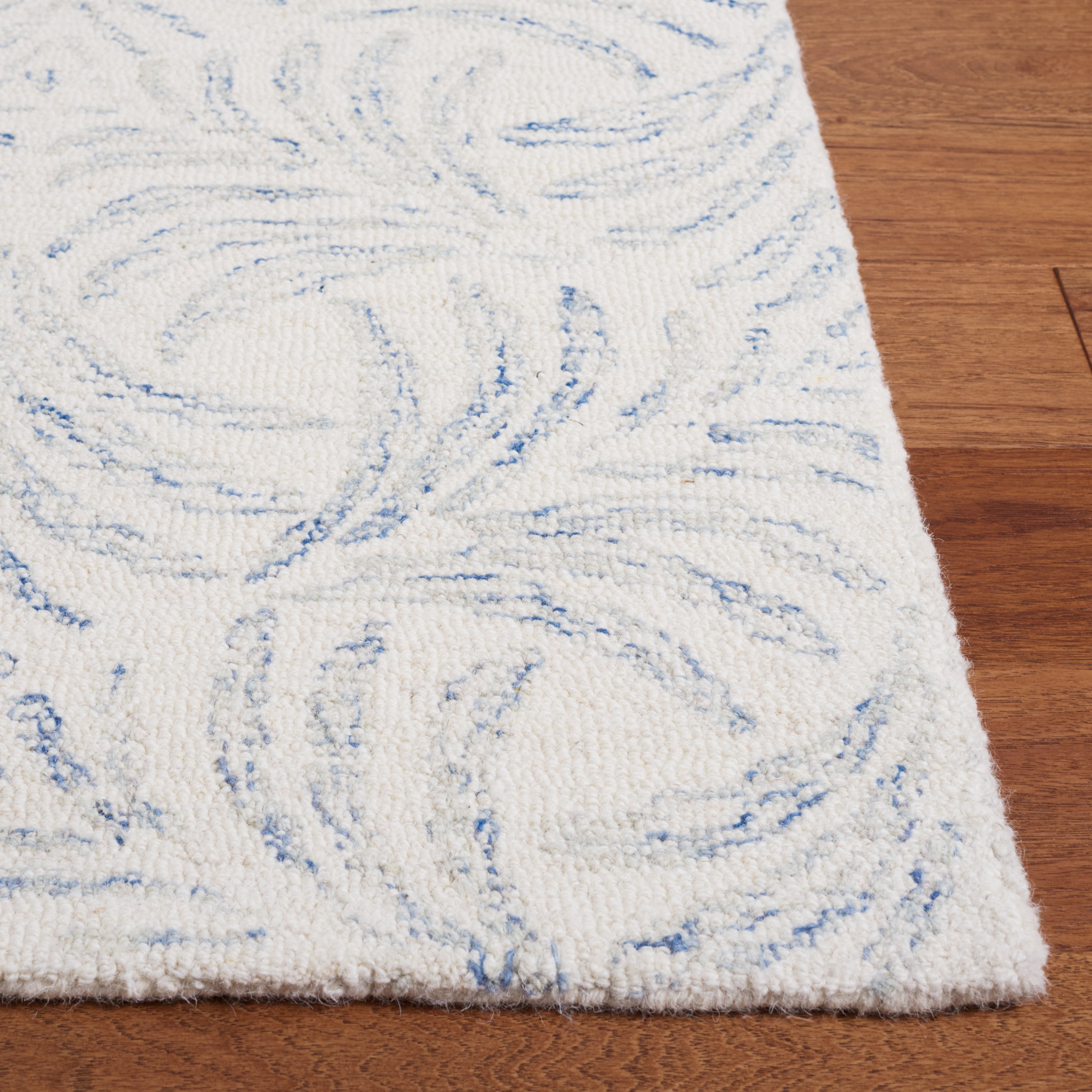 SAFAVIEH Jardin Thaddeus Leaves Area Rug, Ivory/Blue, 3' x 5'