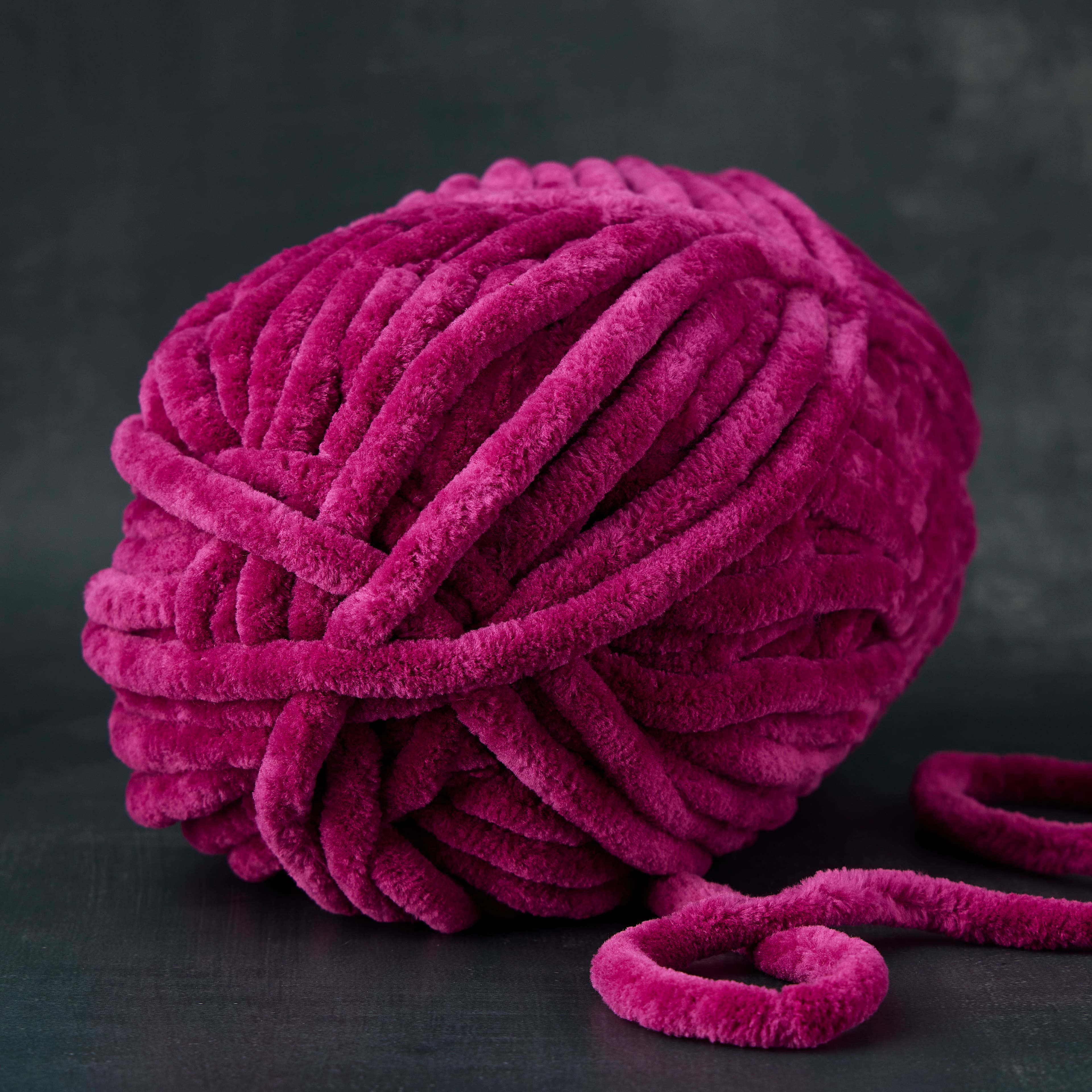 Loops & Threads Sweet Snuggles Lite Dot Pattern Yarn - Perf Pink - 9 oz