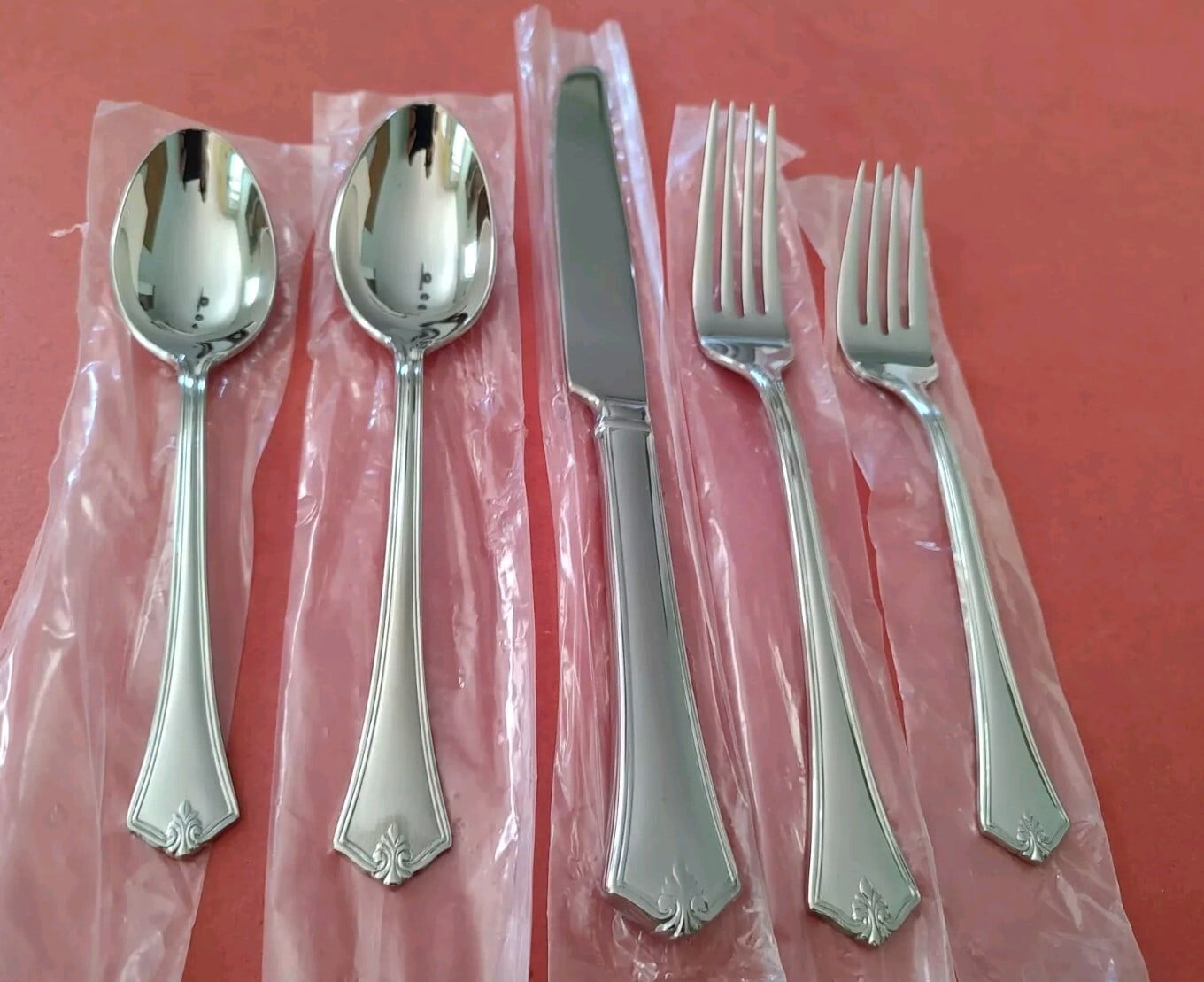 Reed & Barton Andover Pearl 18/10 Stainless Steel 65pc. Flatware