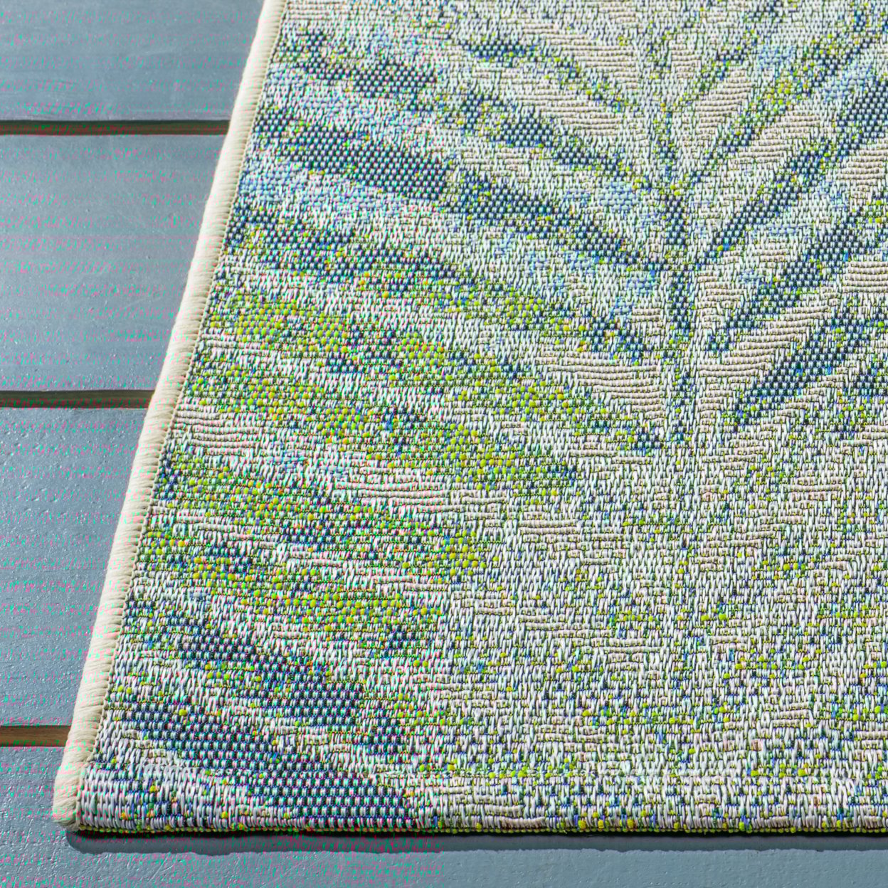 thumbnail image 3 of SAFAVIEH Summer Katelyn Botanical Indoor/Outdoor Area Rug, Green/Grey, 5'3" x 7'6", 3 of 10