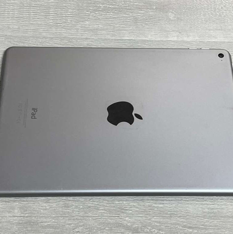 Pre-Owned Apple iPad Air 2 128GB Space Gray WiFi Only