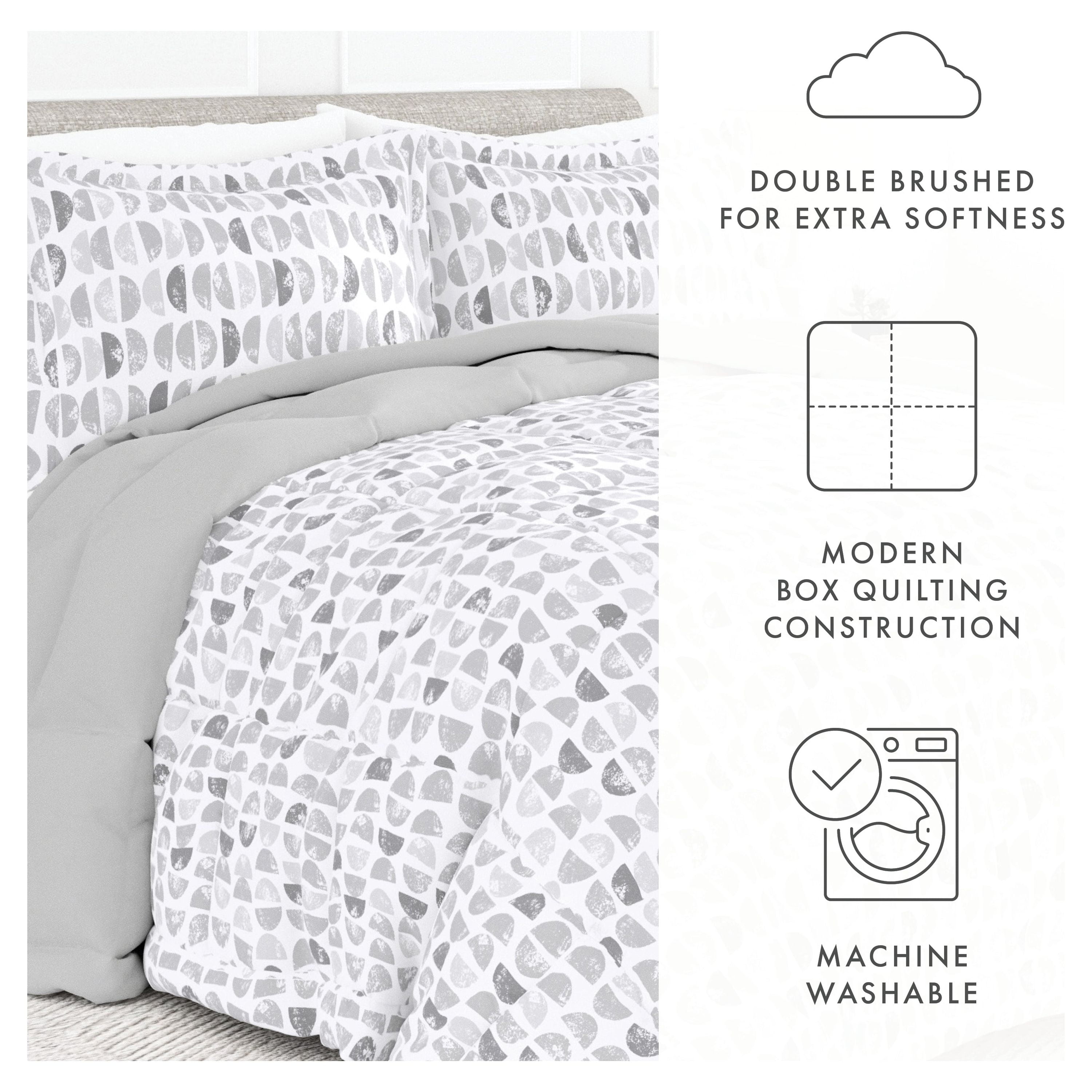 Noble Linens 3-Piece Light Gray Moonlight Stars Reversible Print Comforter Set, Full/Queen