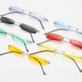 thumbnail image 3 of BRIGHTFUFU Negro con lente gris Gafas de sol de moda Gafas de fiesta de forma cuadrada pequeña Gafas de protección UV Accesorios delicados para dama Hombre, 3 of 7
